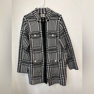 Anne Klein Black and White Houndstooth Sweater Jacket Size L In Good Condition